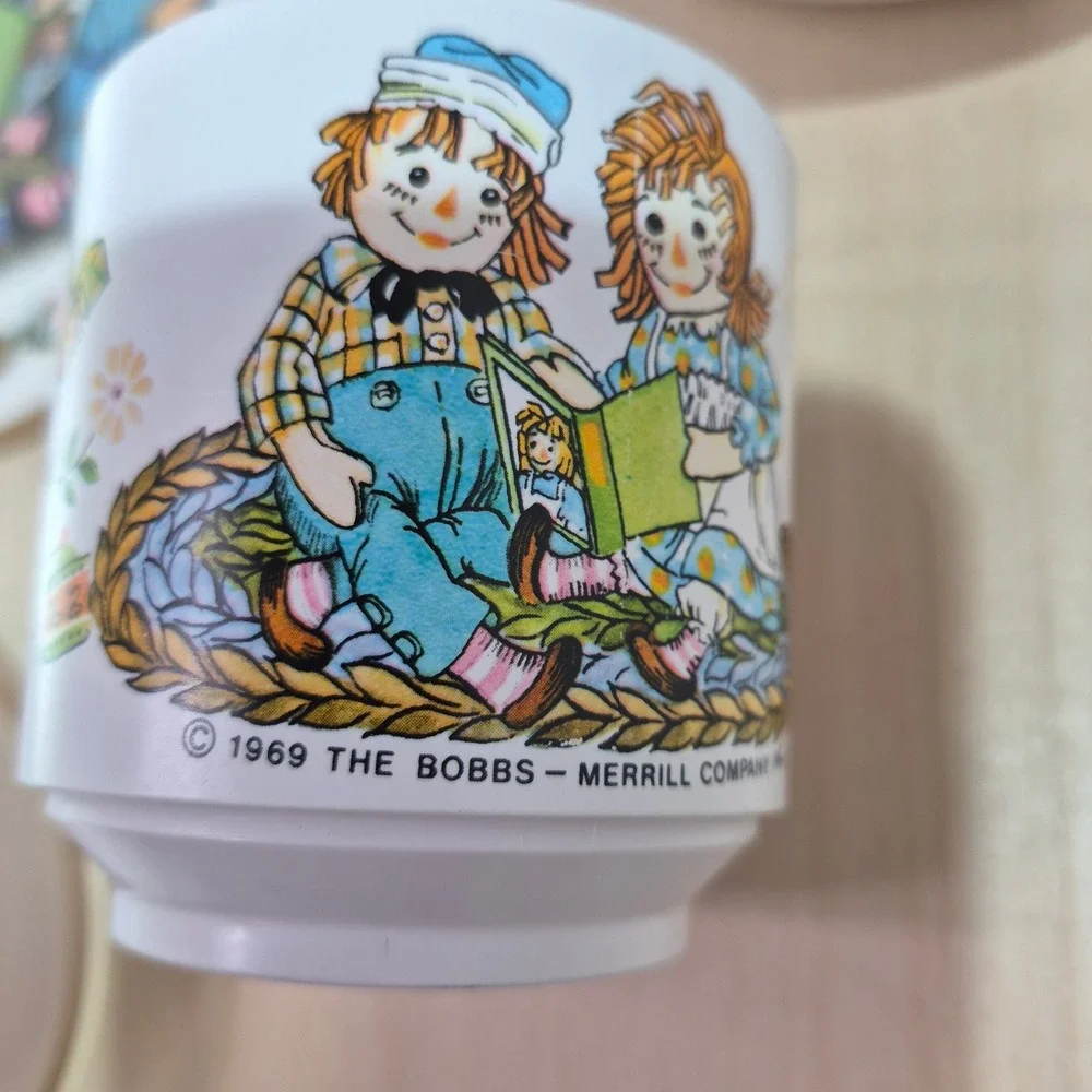 Vintage Raggedy Ann and Andy Melamine Dinnerware Set‎ 4 Pieces Kids
